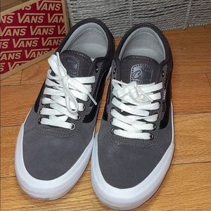 Vans gray